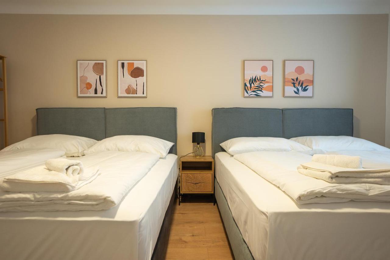 A 2-bedroom With A King-size Bed And A Balcony Is Located Just A 15-minute Walk From Stephansplatz. Appartamento
