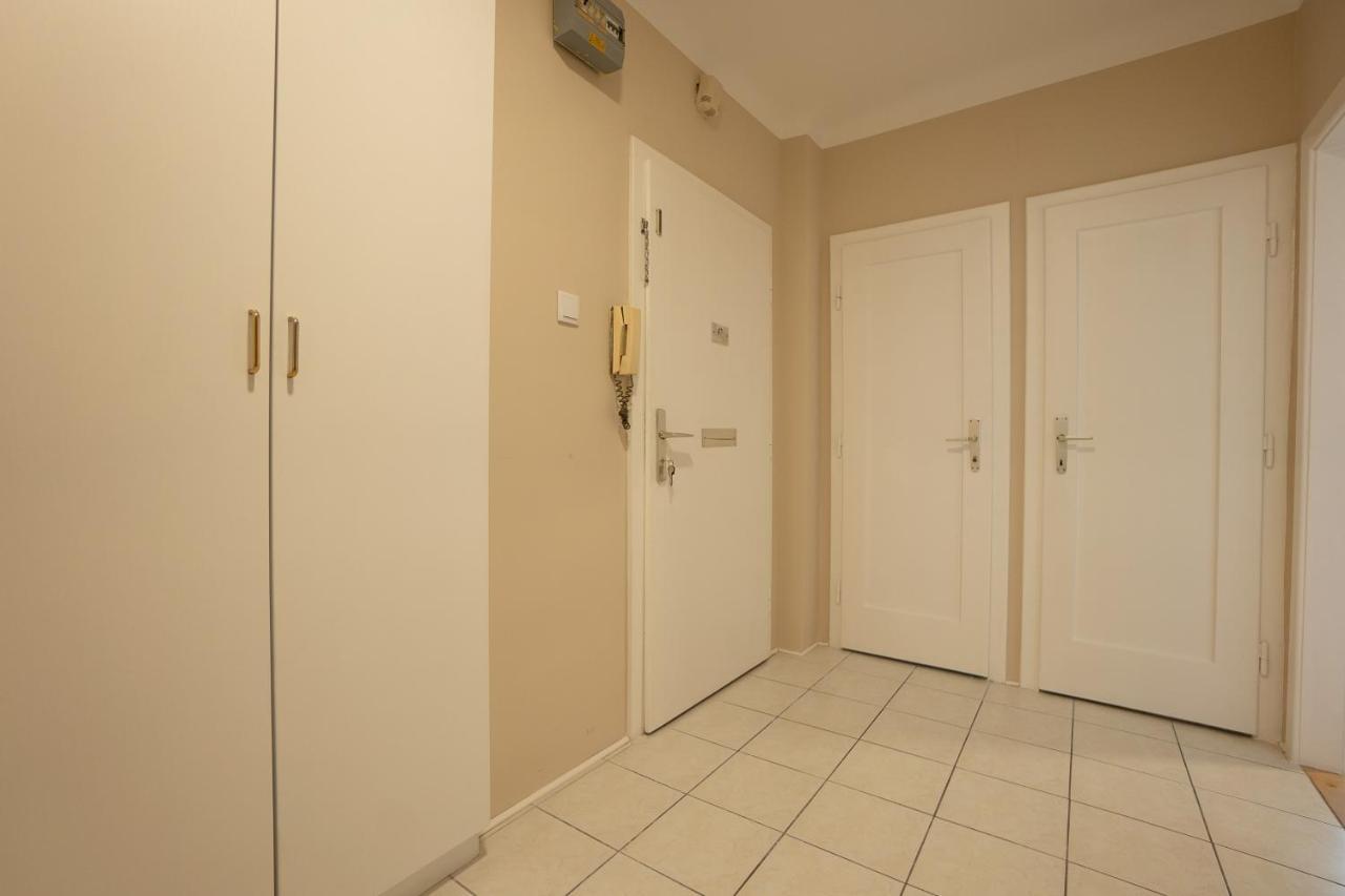 Appartamento A 2-bedroom With A King-size Bed And A Balcony Is Located Just A 15-minute Walk From Stephansplatz. Vienna